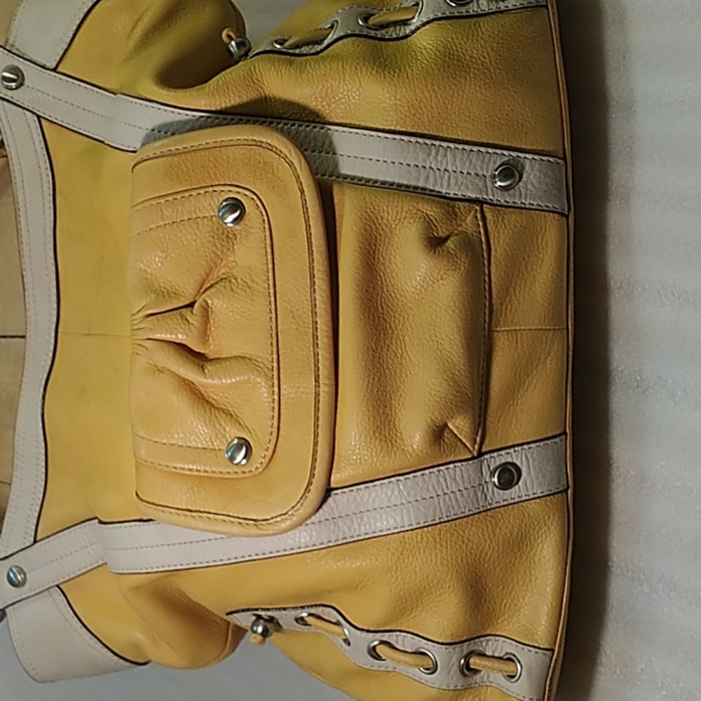 B Makowsky Gold/Yellow Purse Leather - image 3